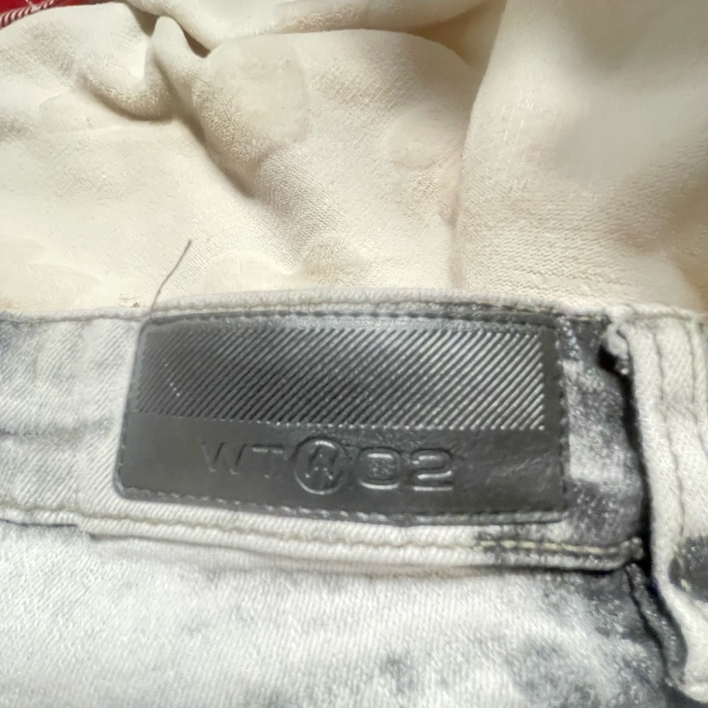 Gray Distressed Jeans - Picture 5 of 9